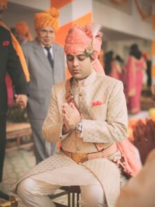 https://royalpagdiandsafa.in/